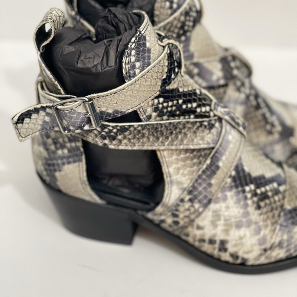 All Saints Darcy Pointed Toe Bootie - Picture 8 of 16